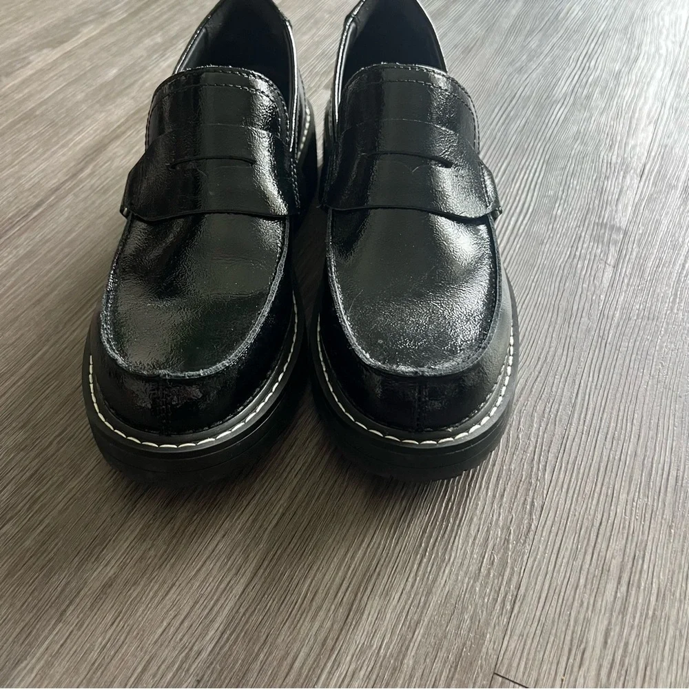 SOREL Revel Ave Loafer Shoe in Black Leather Lug Sole Women's Size 7.5